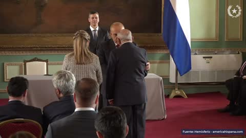 Fotograma en el minuto 4:53