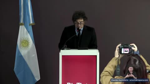 Fotograma en el minuto 6:00